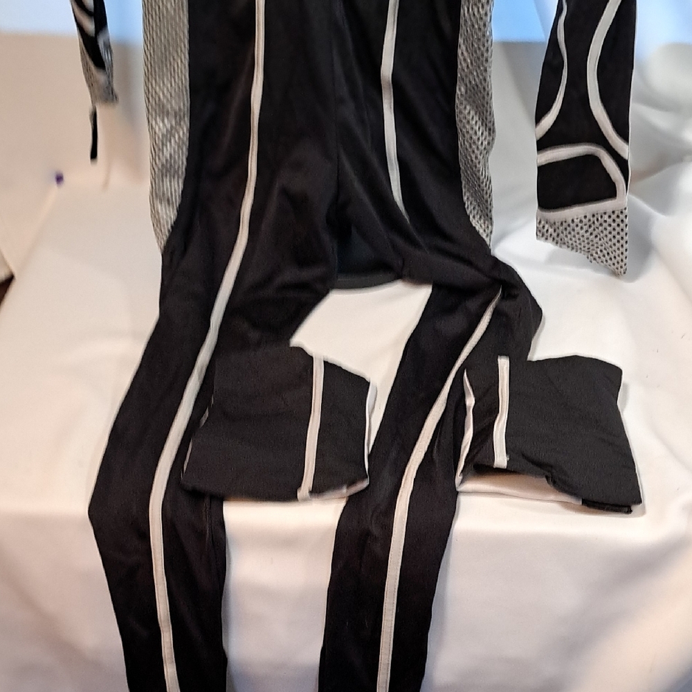 Chic Black and White Women's Jumpsuit - Picture 6 of 12